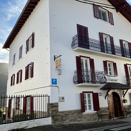 Etxeale Hotel Valcarlos Eksteriør billede