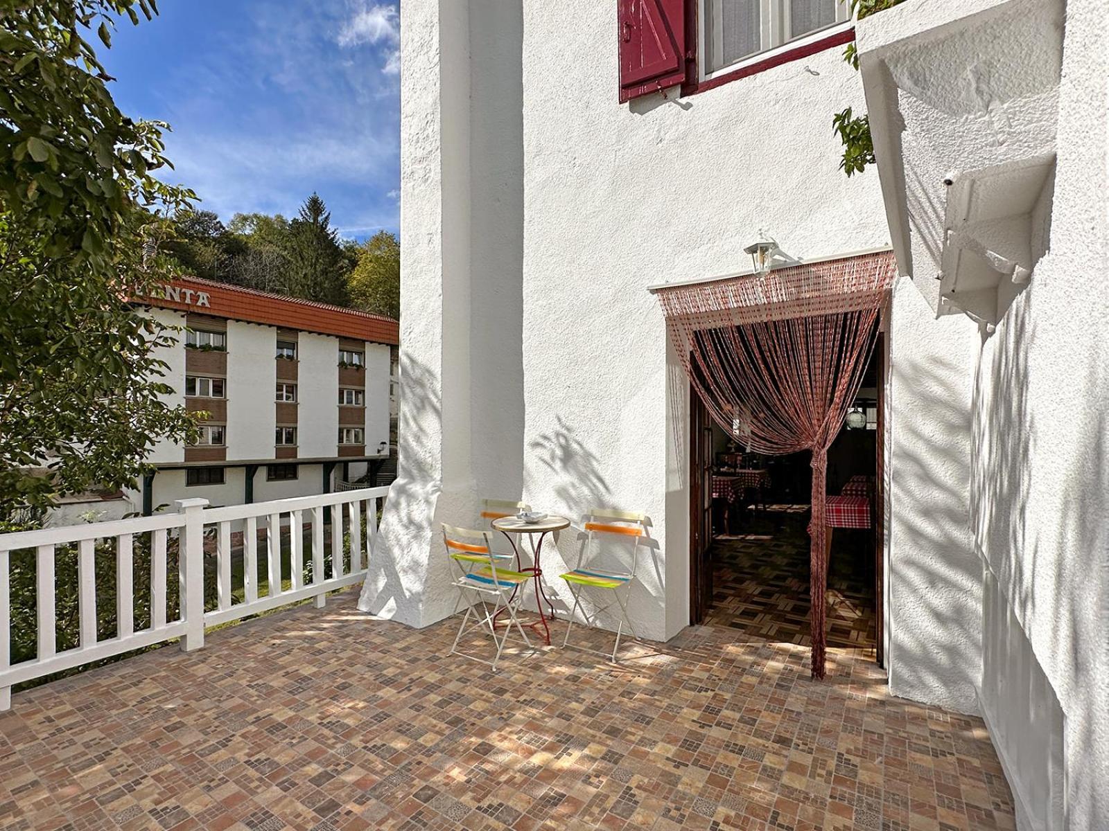 Etxeale Hotel Valcarlos Eksteriør billede