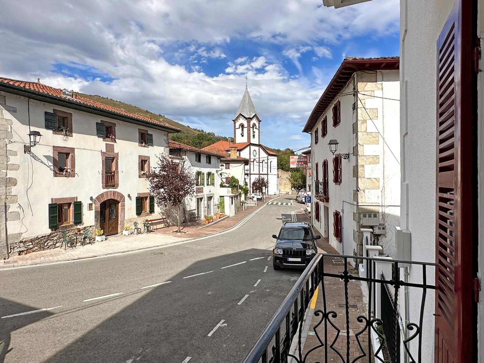 Etxeale Hotel Valcarlos Eksteriør billede